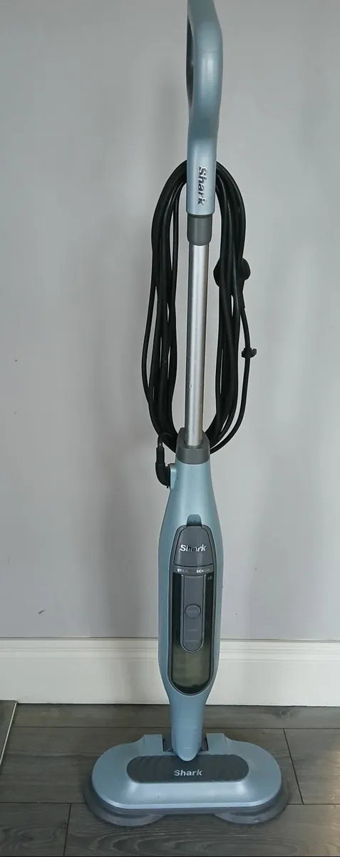 Shark steamer and scrub - Image 2
