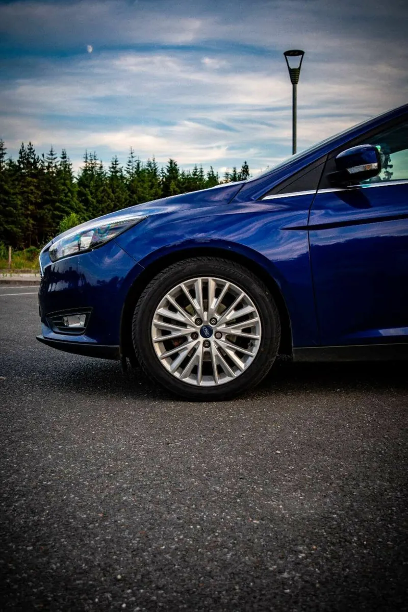 Ford Focus 2017 - Image 2