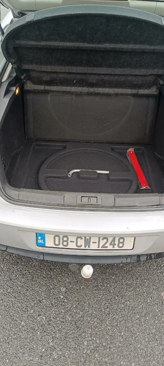 Car - Image 3