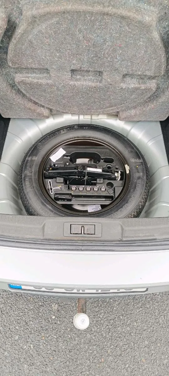 Car - Image 4