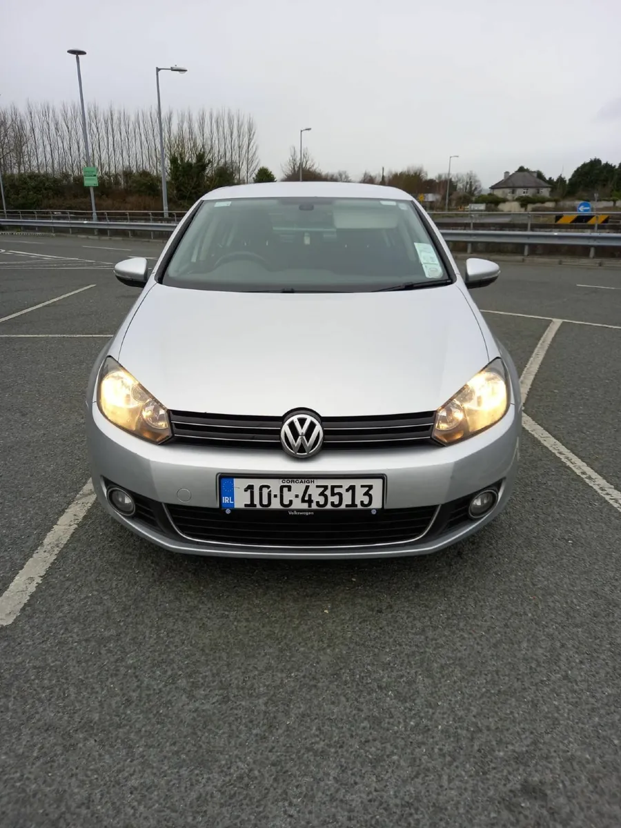 Volkswagen Golf 2010 - Image 2
