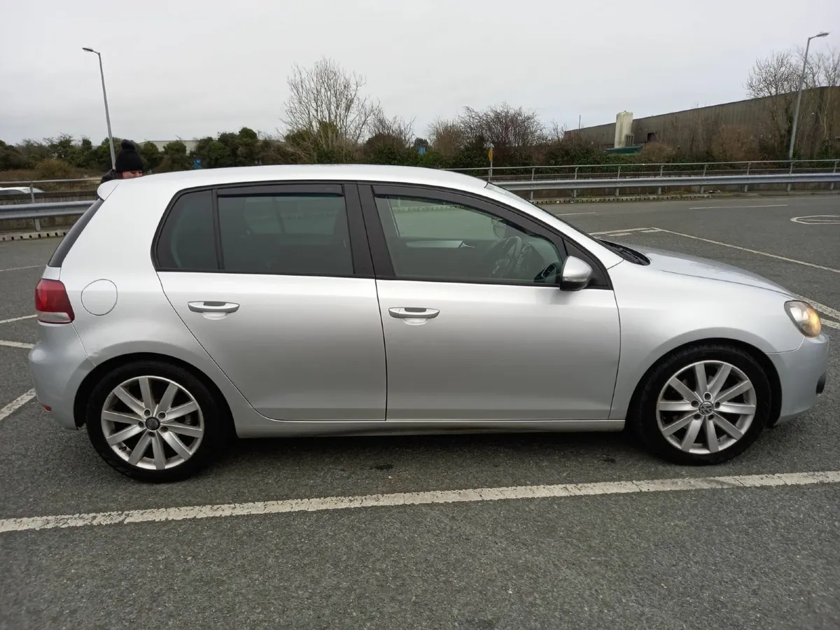 Volkswagen Golf 2010 - Image 4