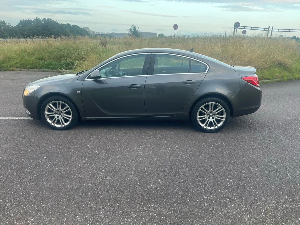 2012 Opel insignia 2.0 litre diesel nct and taxed - Image 4