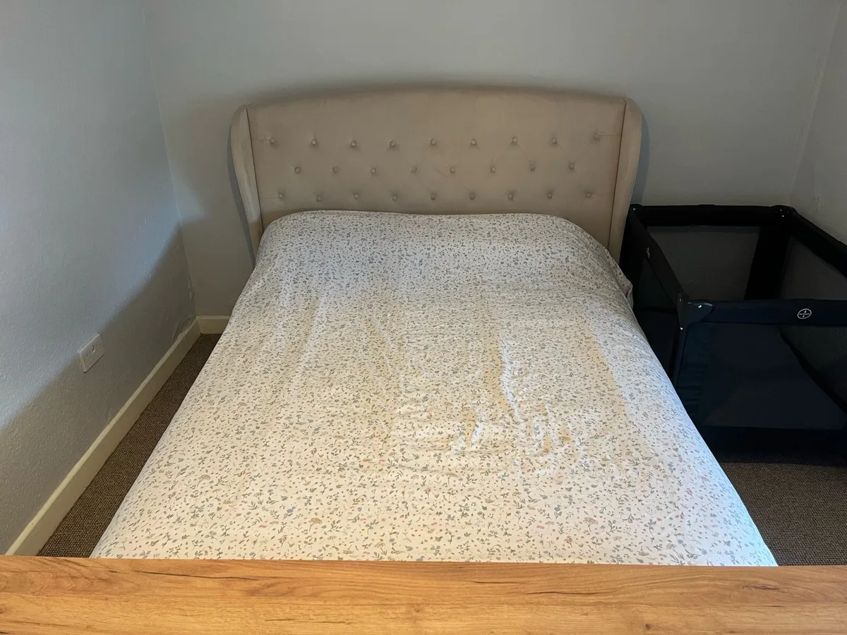 Queen size fabric bed - Image 3