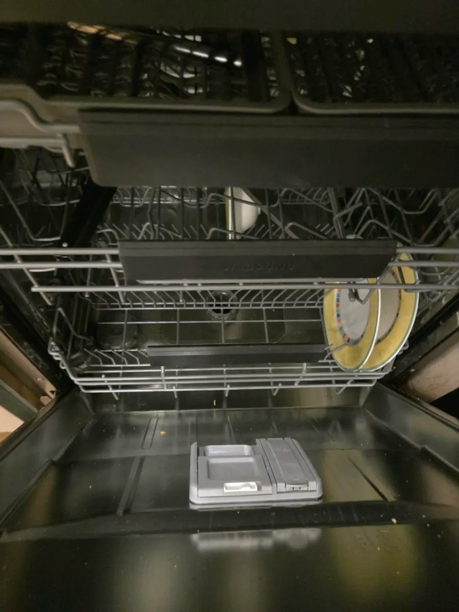 DISHWASHER - Image 2