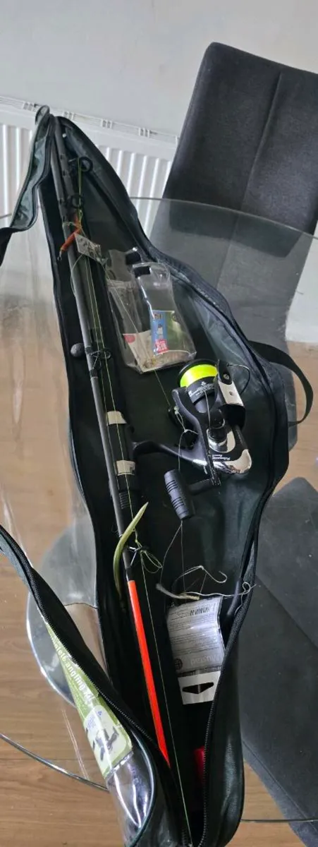 Fishing rod & reel with extra in cover bag - Image 3