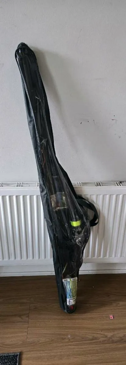 Fishing rod & reel with extra in cover bag - Image 4