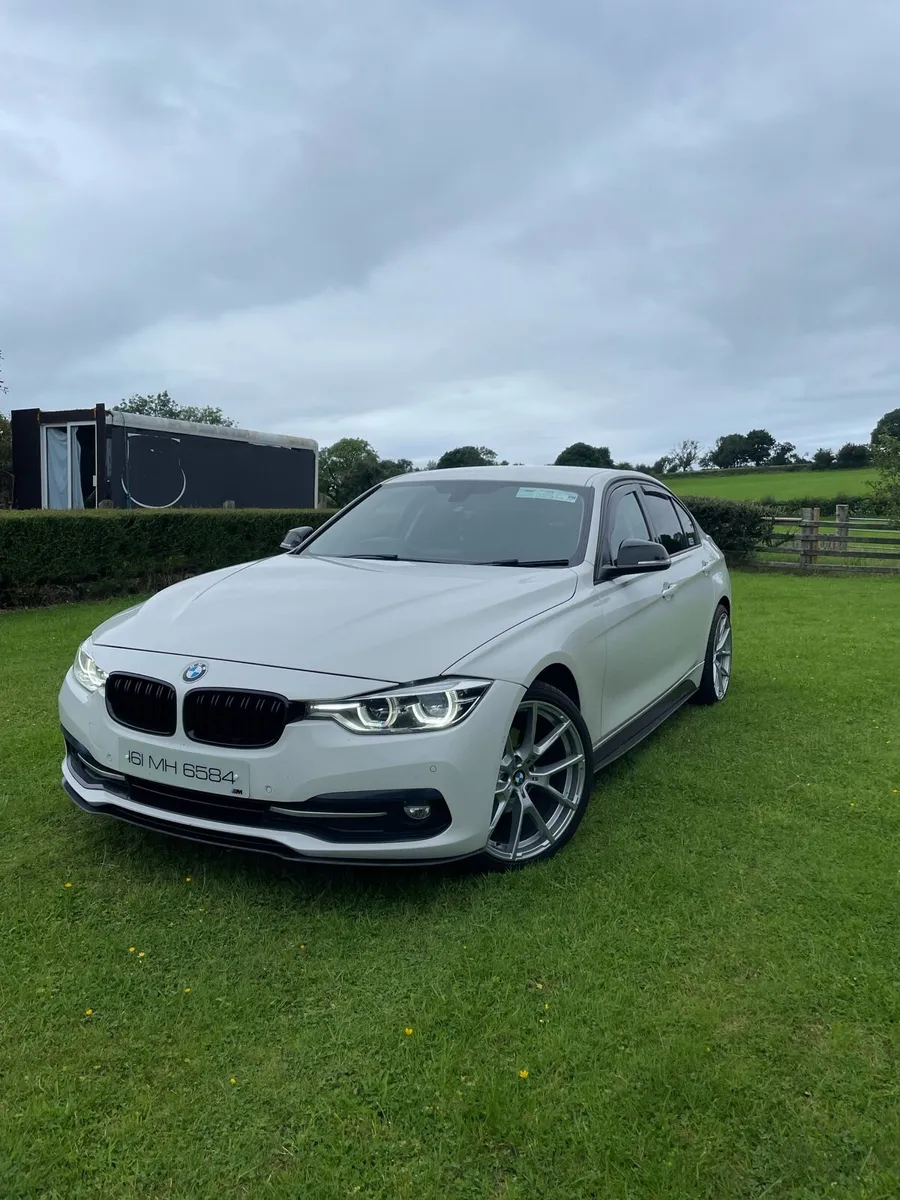 BMW 320 - Image 1