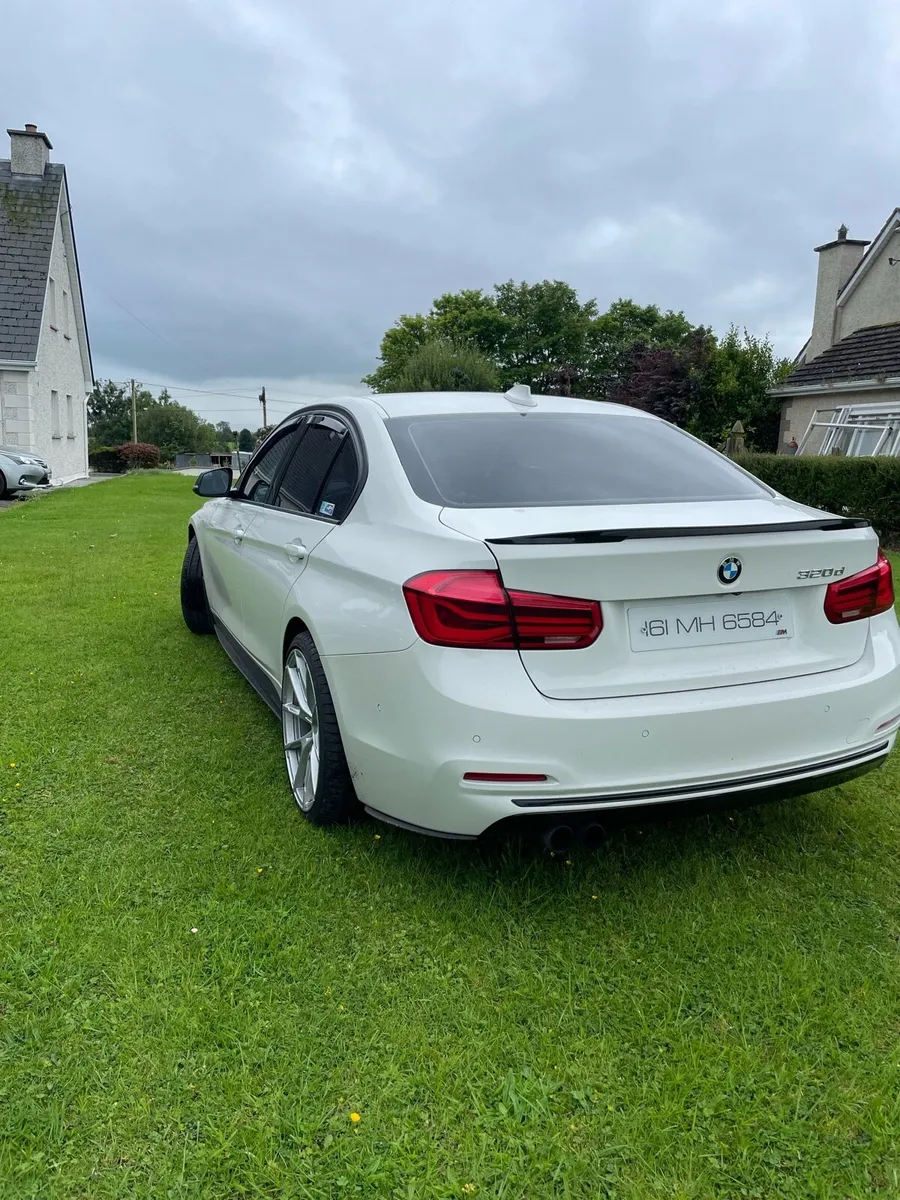 BMW 320 - Image 4