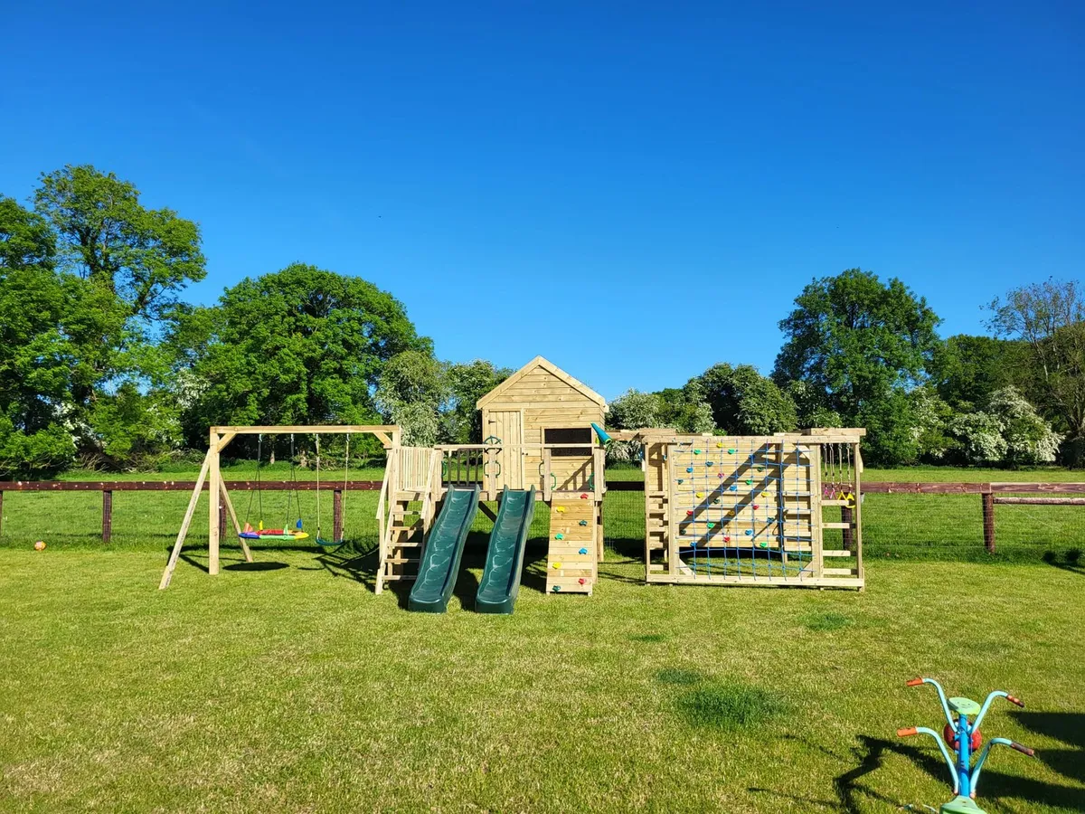 Playhouse obstacle course - Image 1