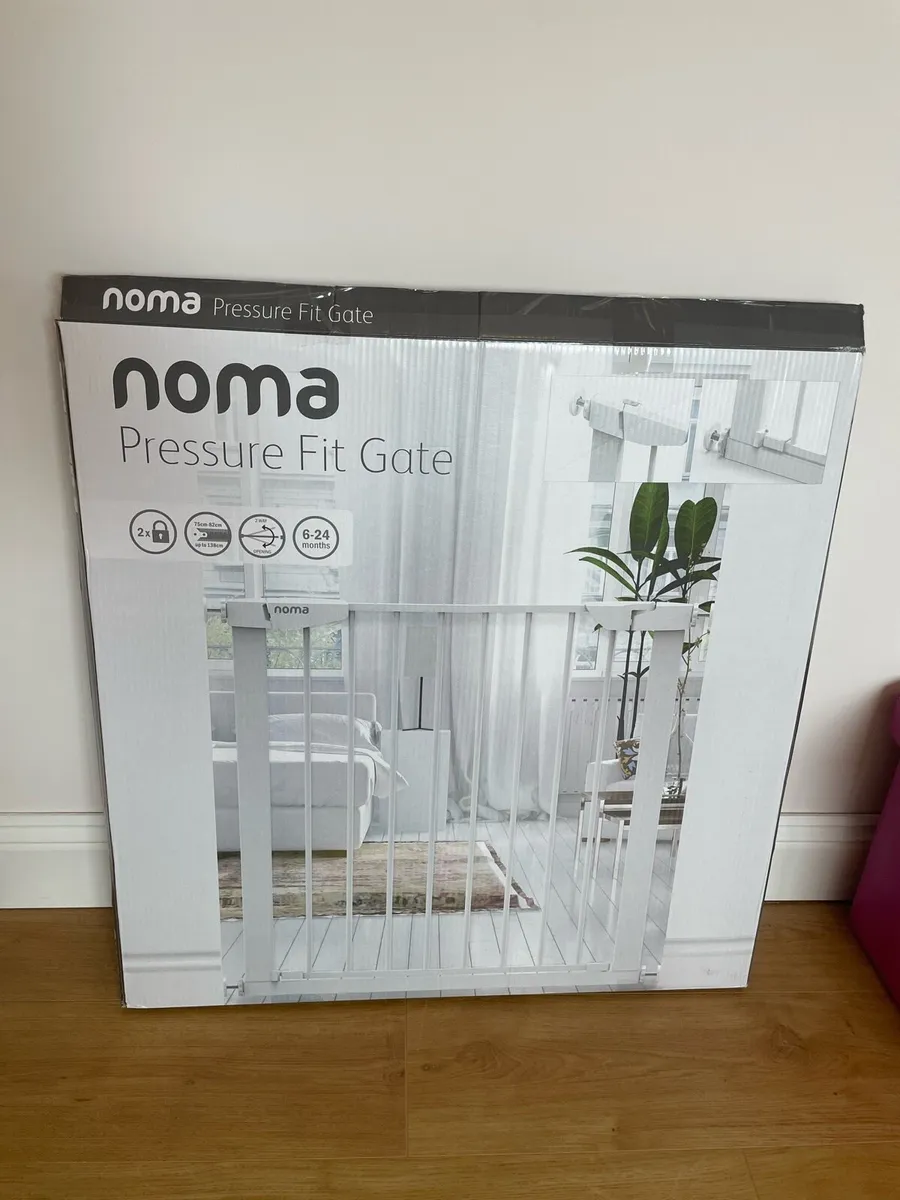 NOMA Pressure Fit stair gate