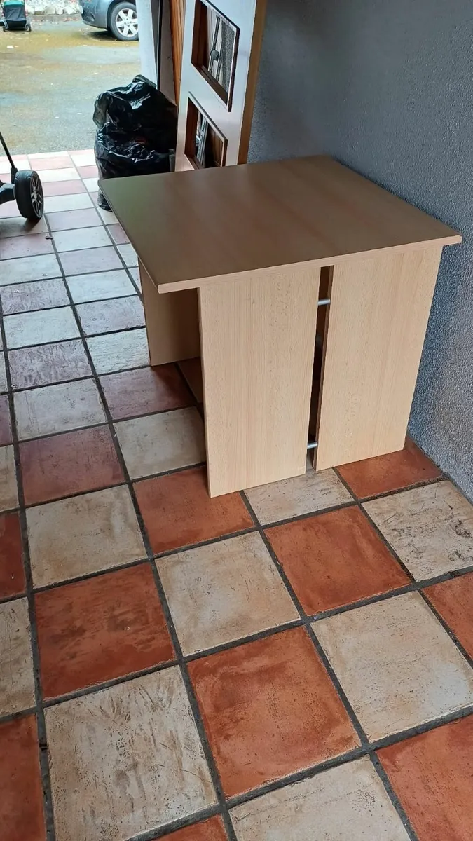 Study desk - Image 2