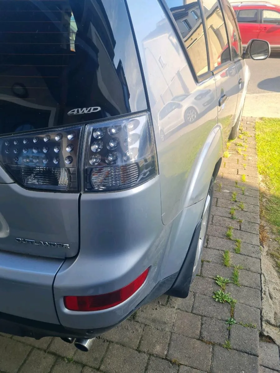 Car - Image 2