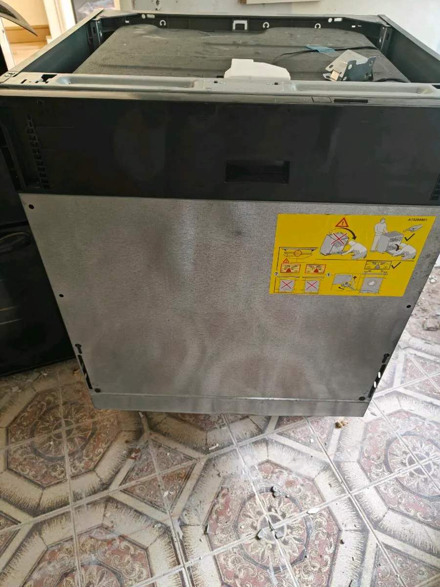 Zanussi integrated dishwasher - Image 1