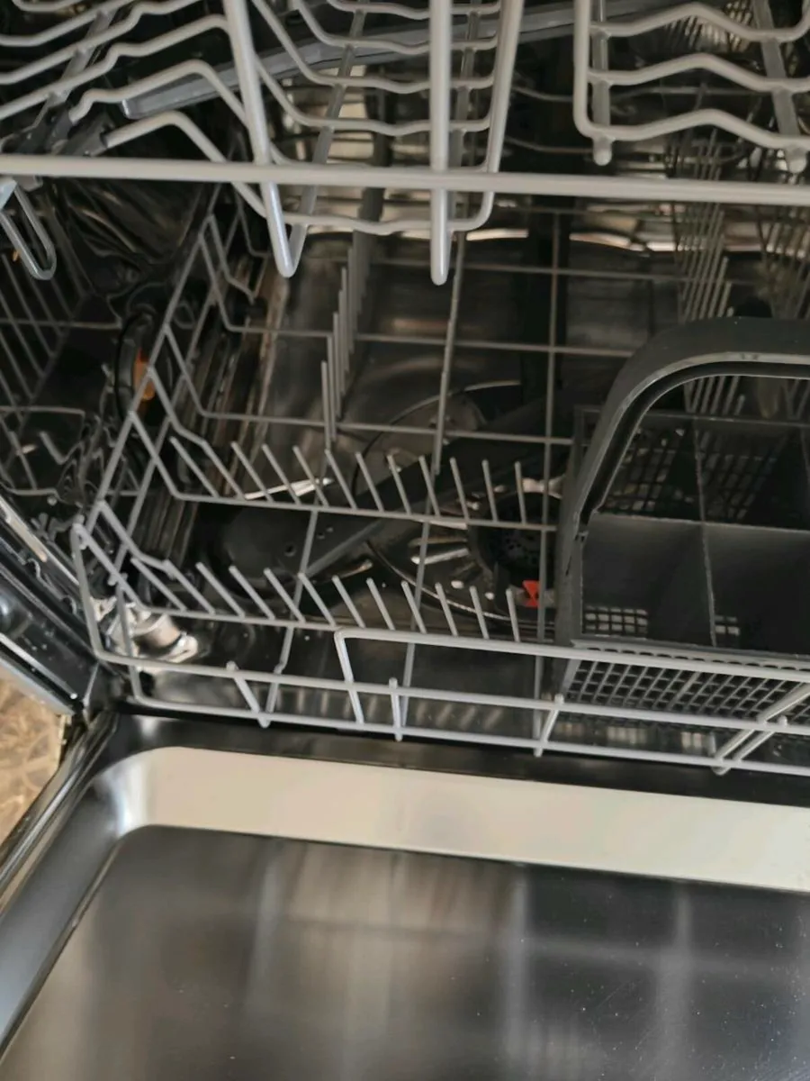 Zanussi integrated dishwasher - Image 3