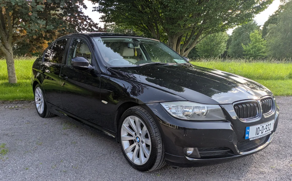 BMW 3-Series 2010 - Image 1