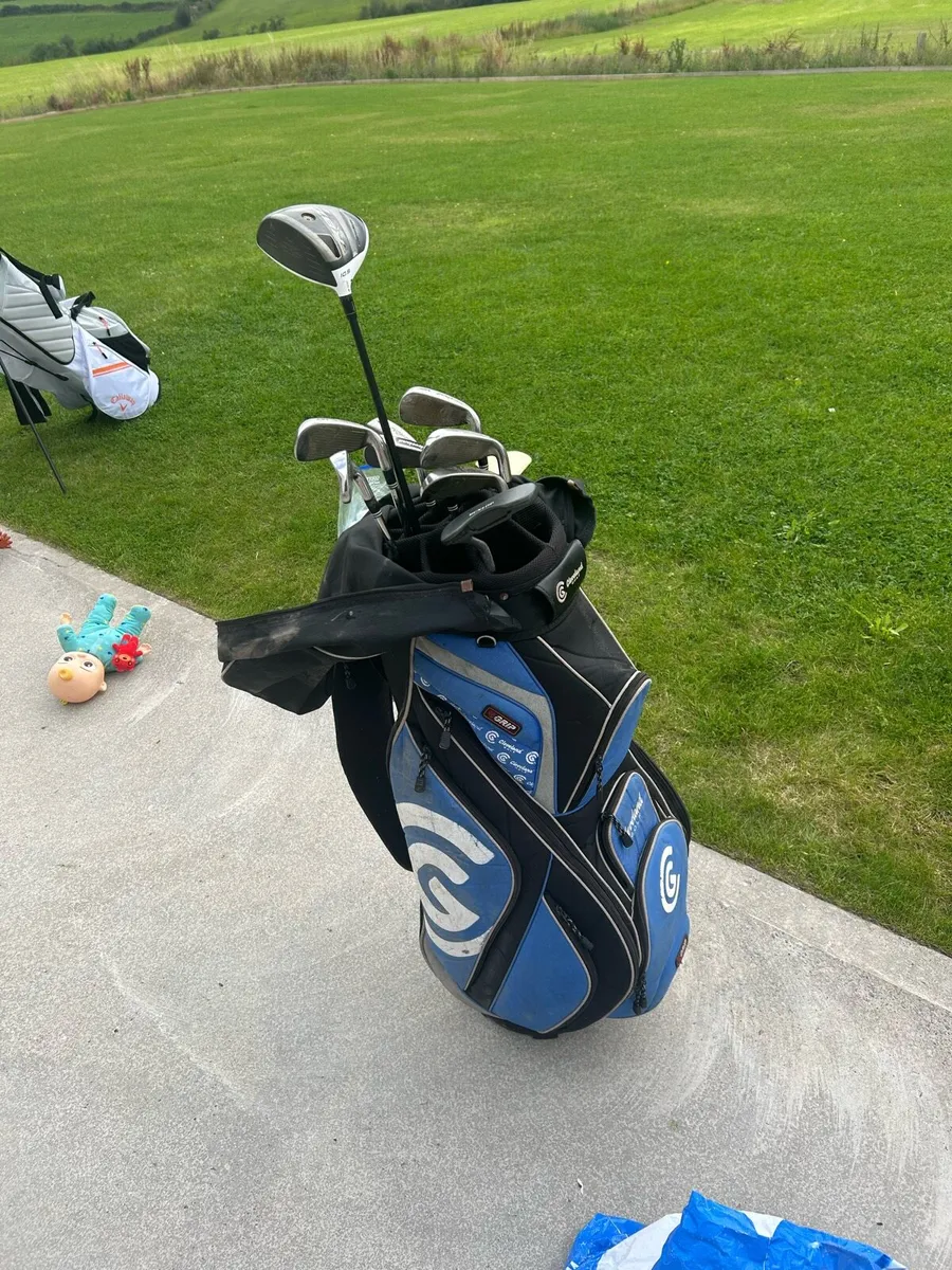 Left hand Cleveland golf set - Image 1