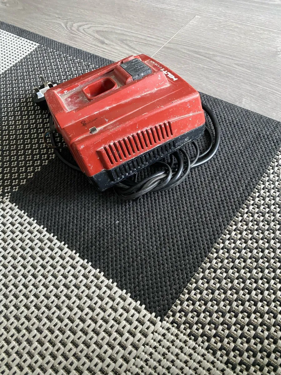 Hilti battery charger - Image 1
