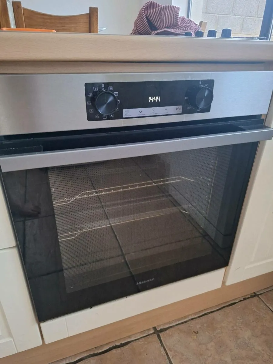 Hisense Single Oven / Grill like new - Image 1
