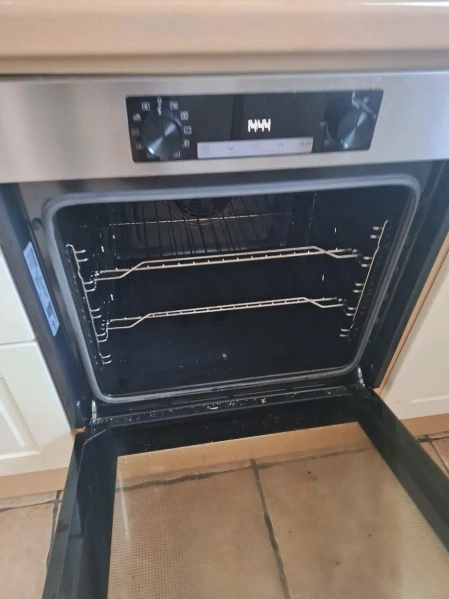 Hisense Single Oven / Grill like new - Image 3