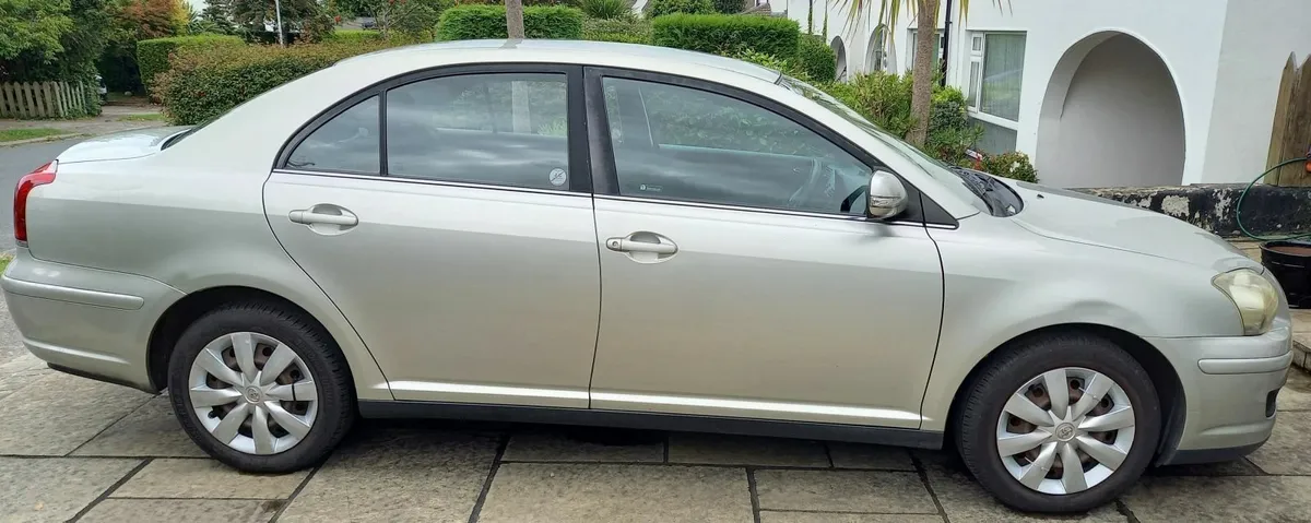Toyota Avensis Aura 1.6 petrol - Image 3