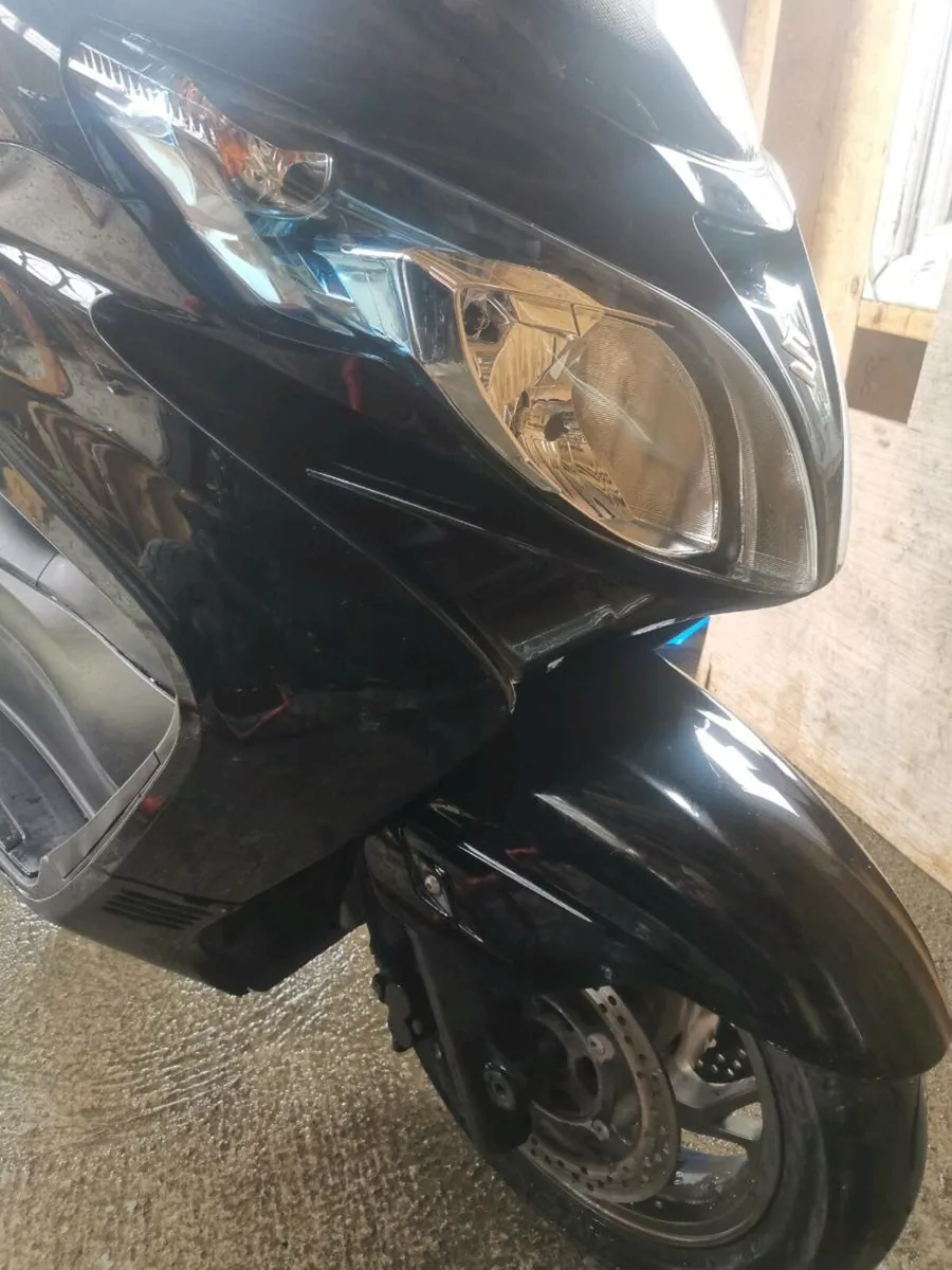 Suzuki burgman - Image 2