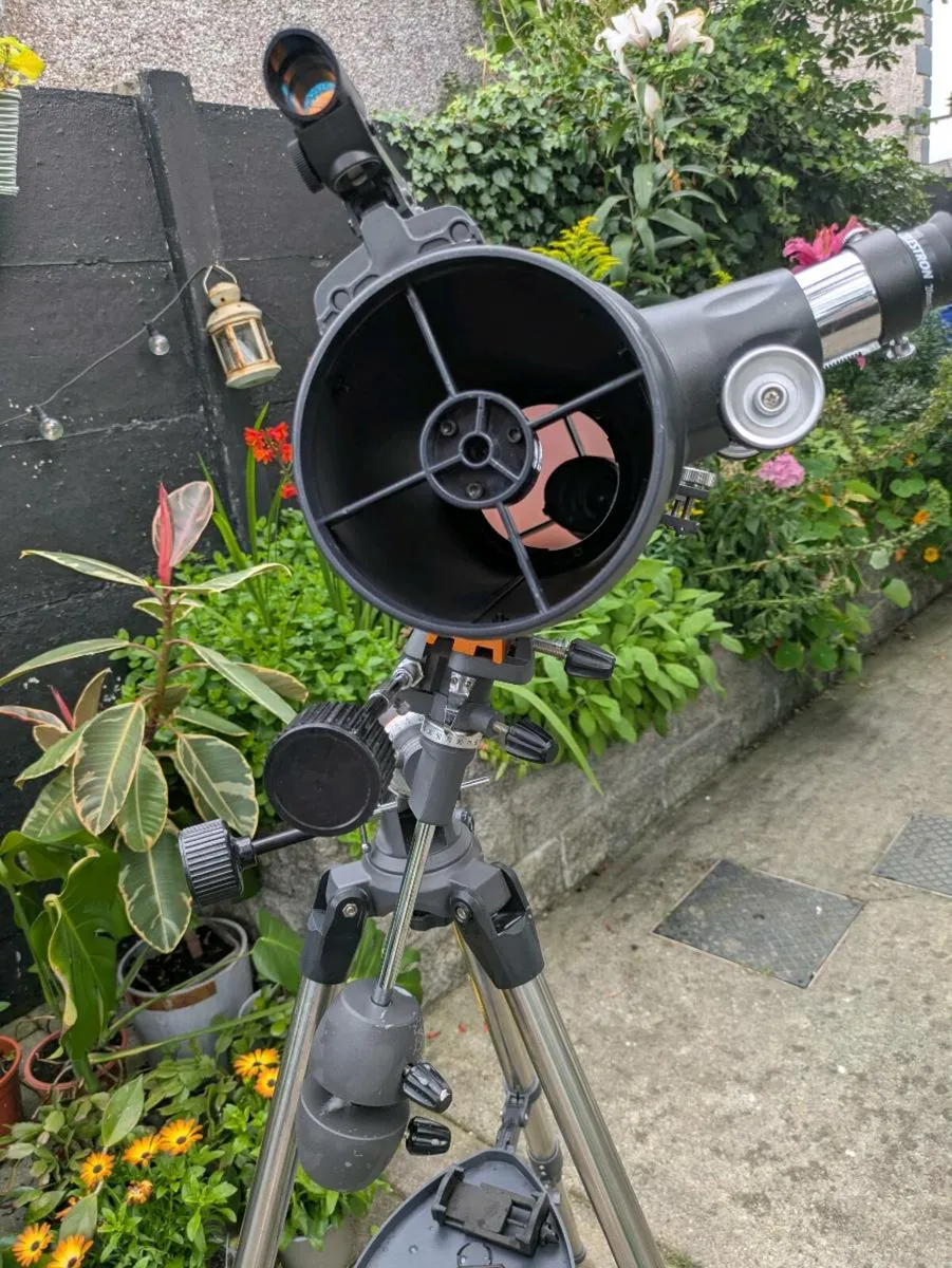 AstroMaster 114EQ telescope. - Image 2