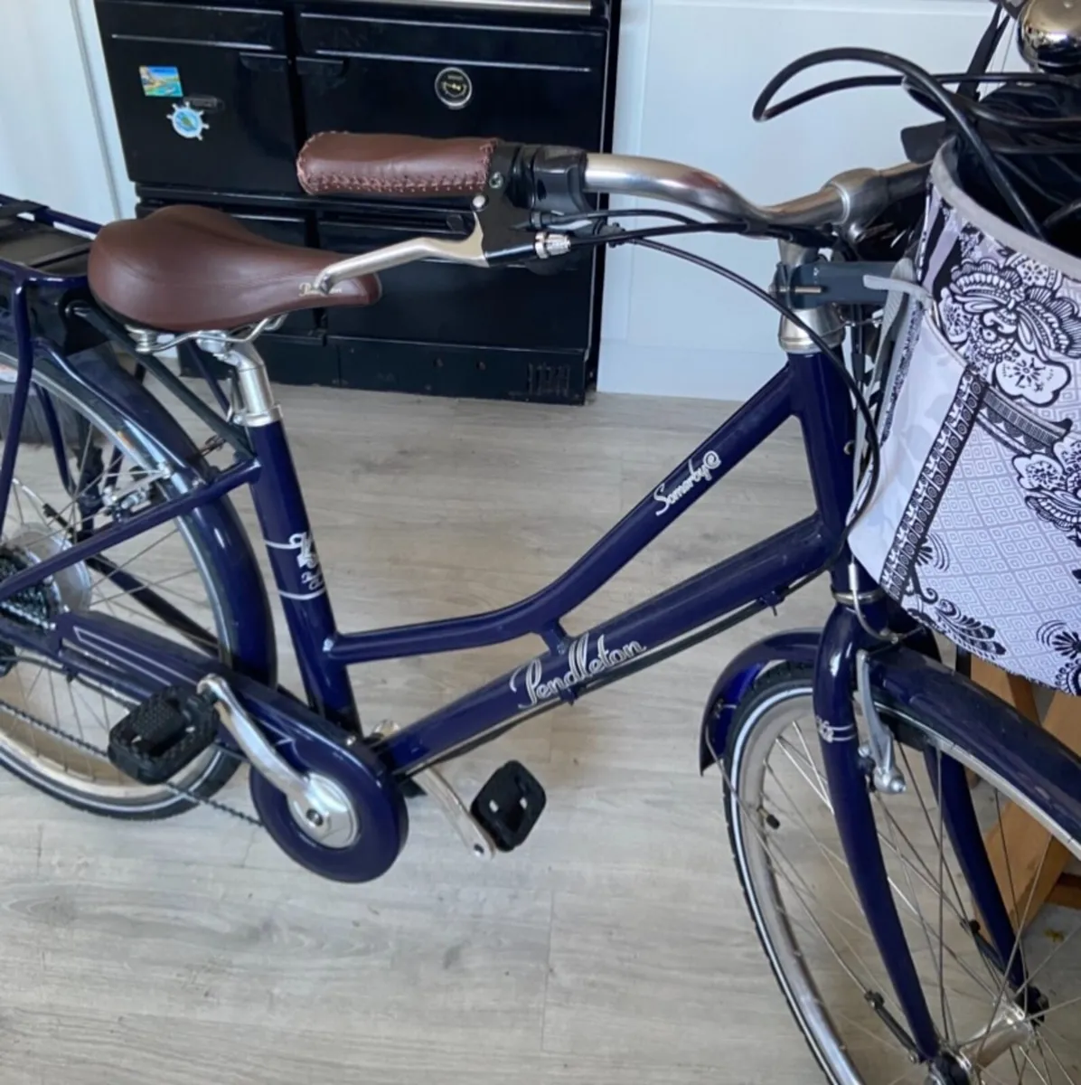 VICTORIA PENDLETON LADIES E-BIKE 19inch - Image 4