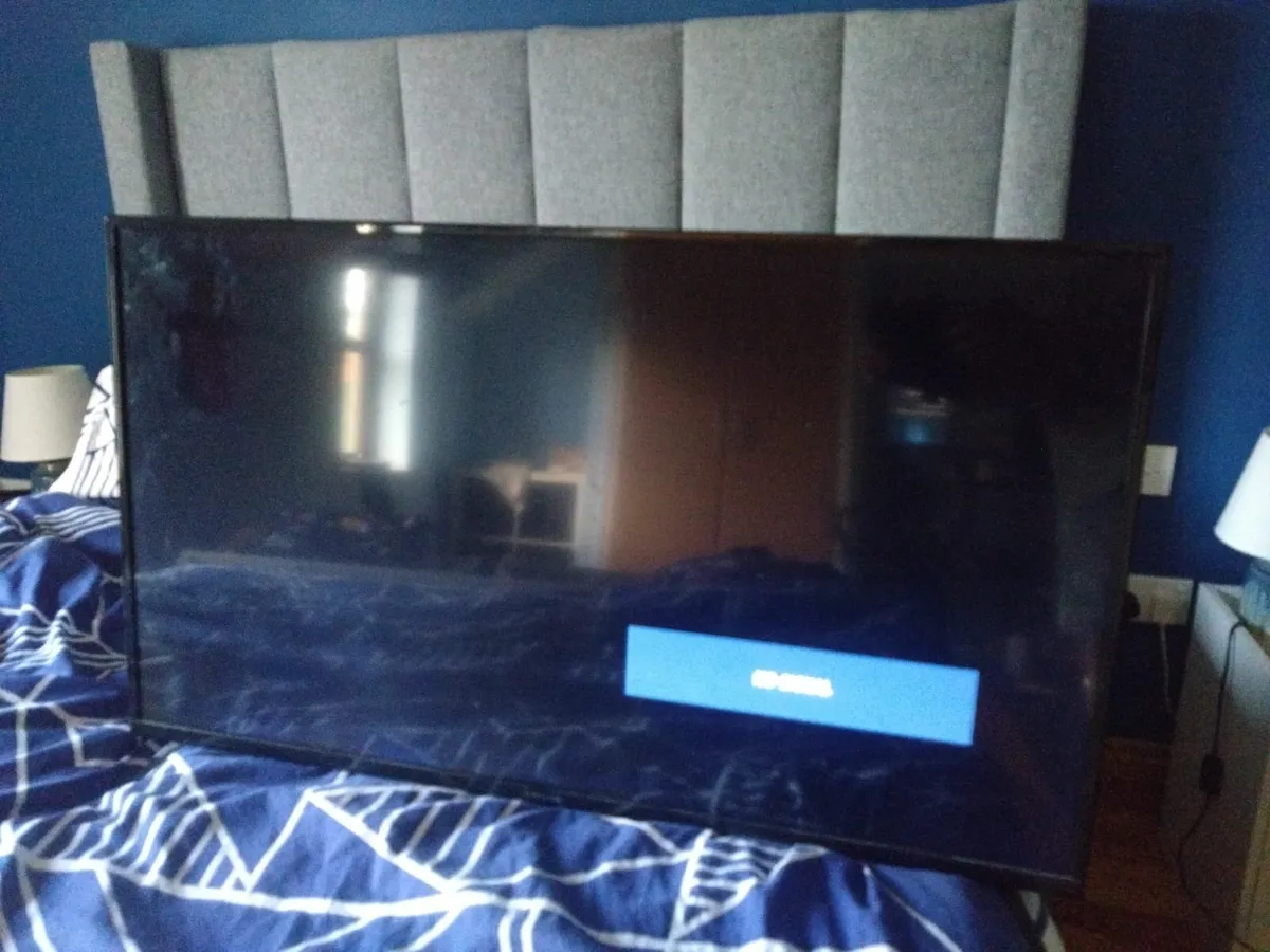 EMtronics 40 inch Full HD TV - Image 1