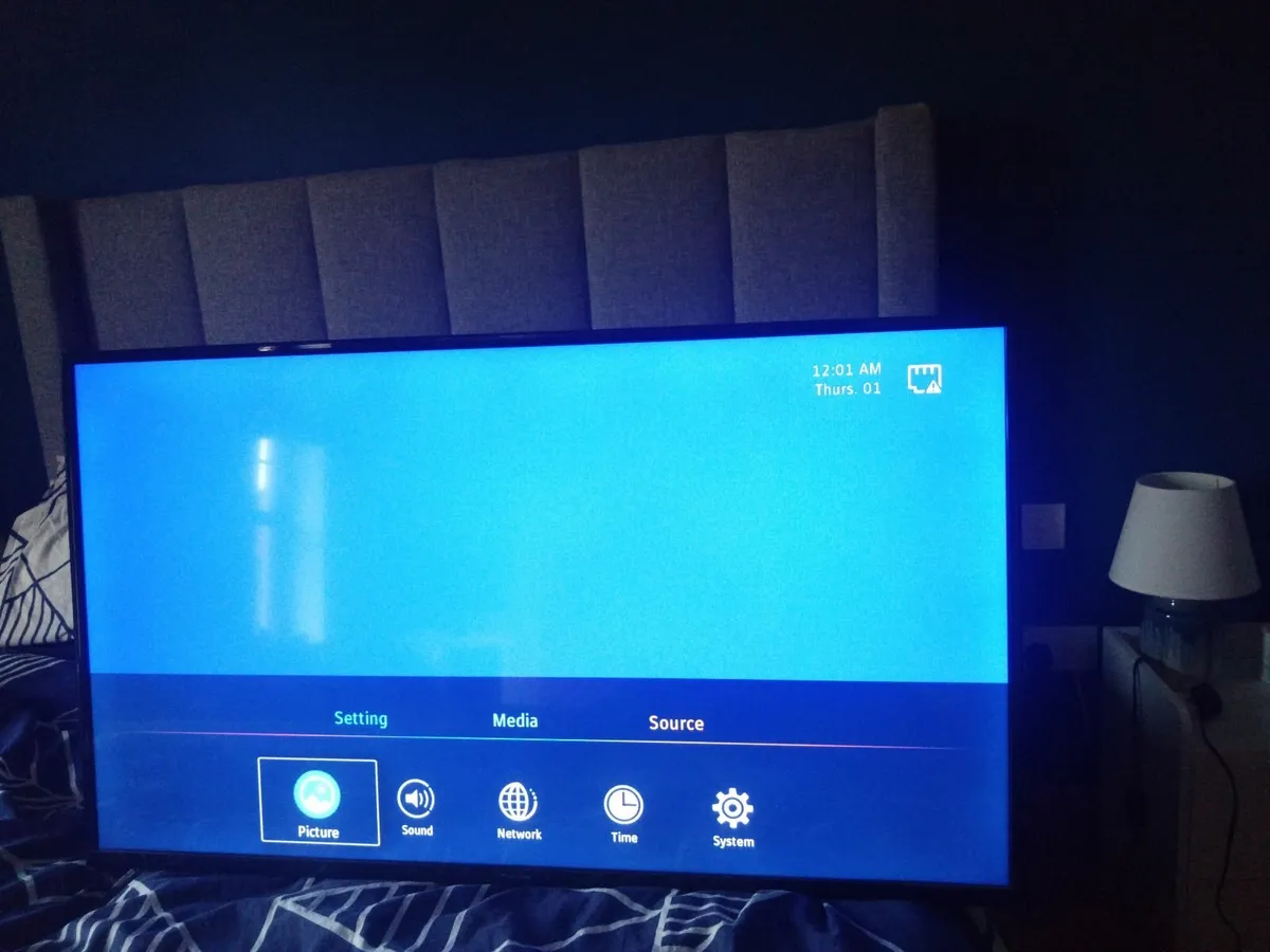 EMtronics 40 inch Full HD TV - Image 2