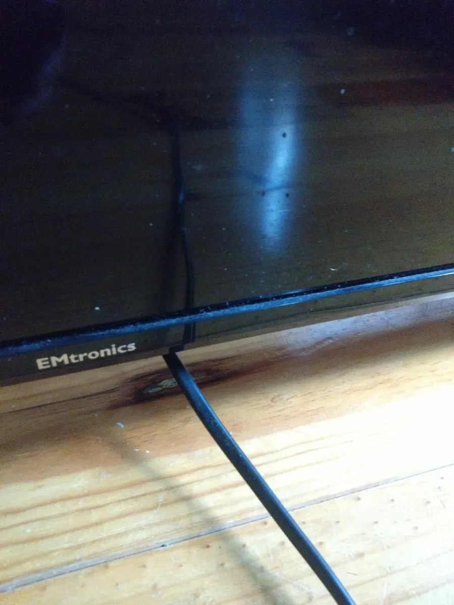 EMtronics 40 inch Full HD TV - Image 3