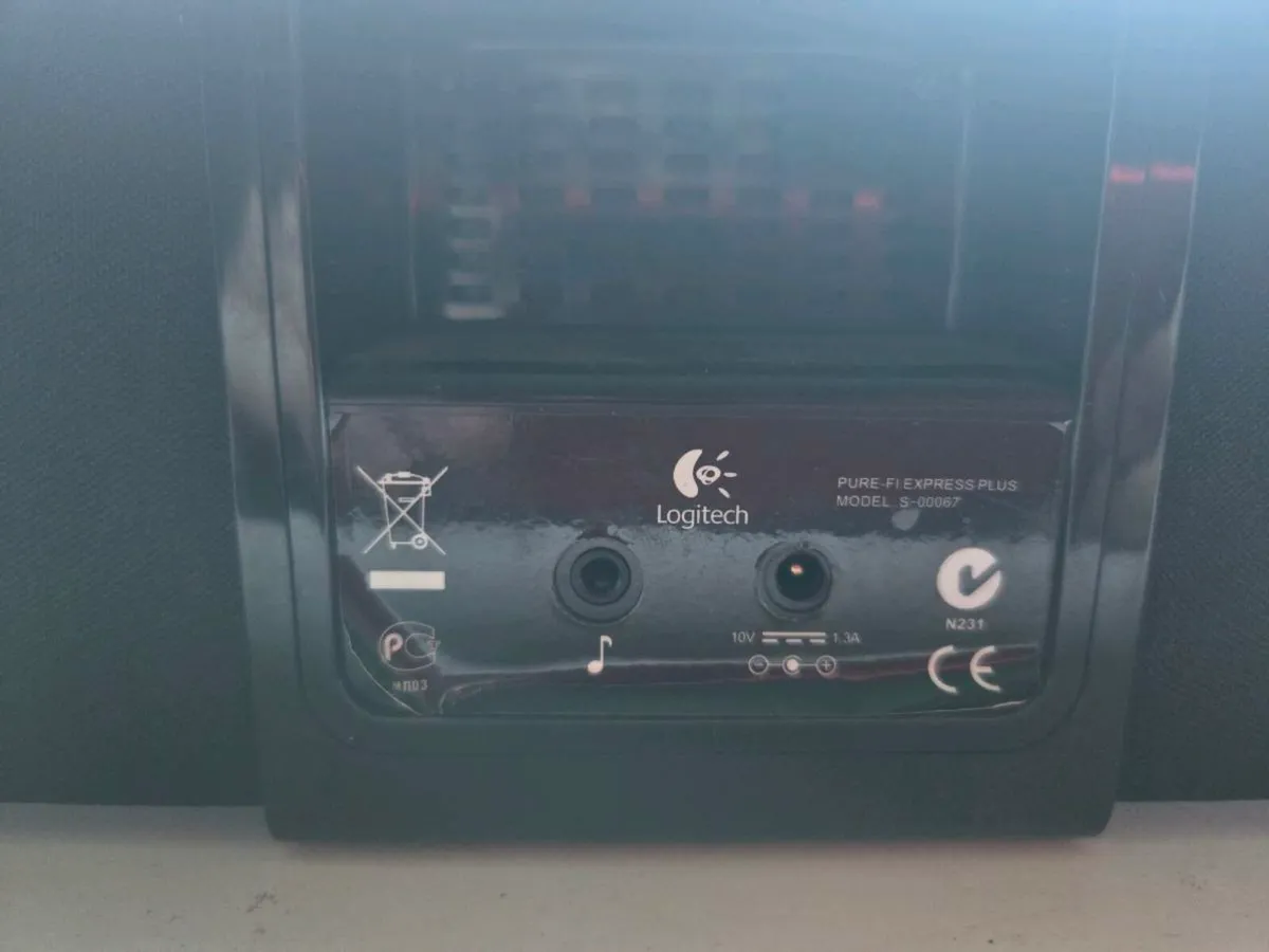 Wired speaker & charger for old iphone/ipod - Image 4