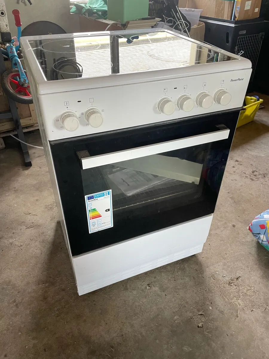REARLY USED ELECTRIC OVEN