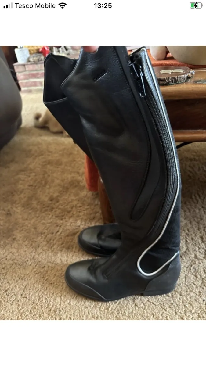 Size 5 riding boots - Image 2
