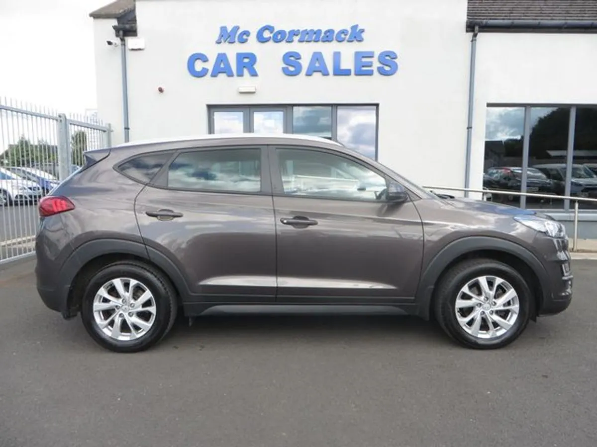 Hyundai Tucson Executive 5DR - Image 2