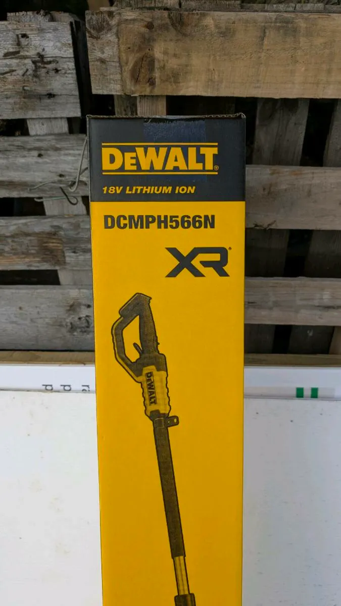 DeWalt 18v Pole Hedge Trimmer - New - Image 2