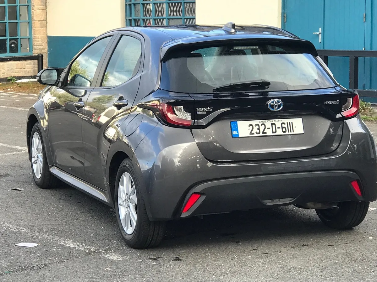 Toyota Yaris hybrid Automatic - Image 3
