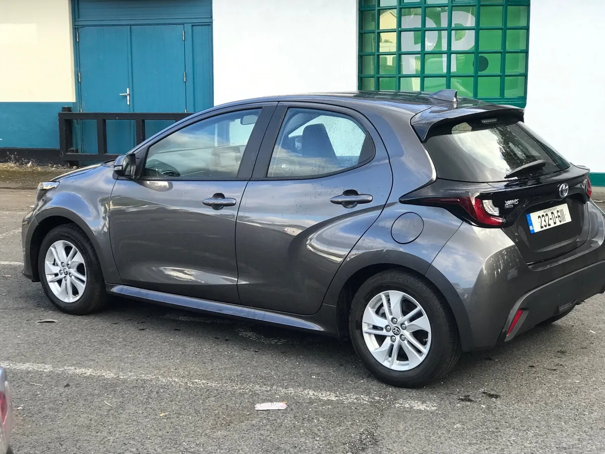 Toyota Yaris hybrid Automatic - Image 4