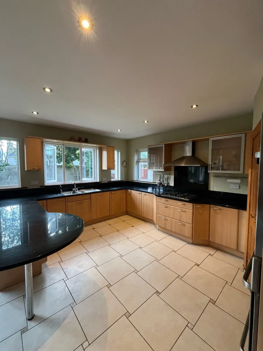 Kitchen - Image 4