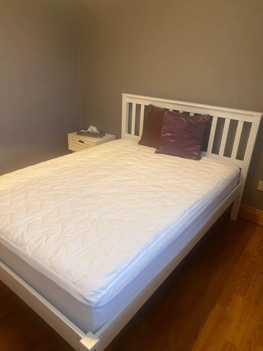 Bed & mattress - Image 1