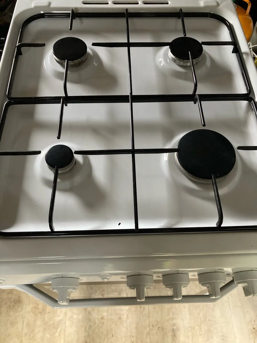 Indesit gas cooker. - Image 2