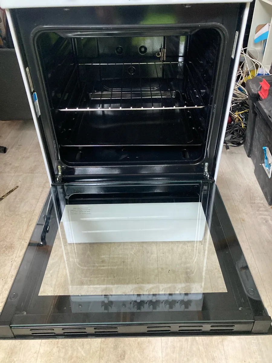 Indesit gas cooker. - Image 3