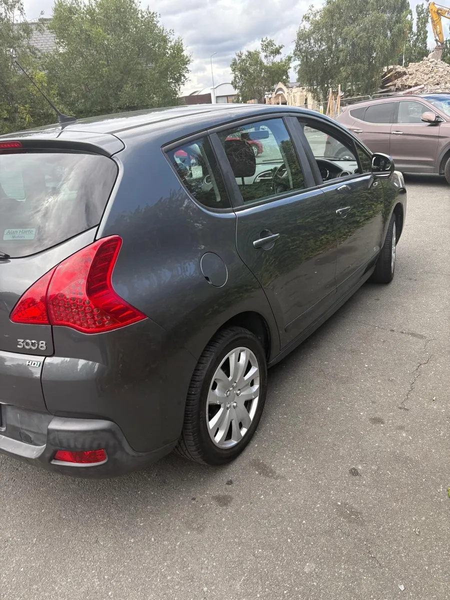Peugeot 3008 2010 - Image 2