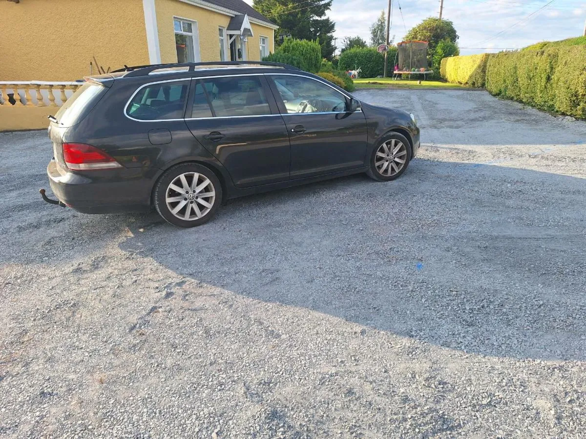 Automatic VW Golf Estate - Image 3