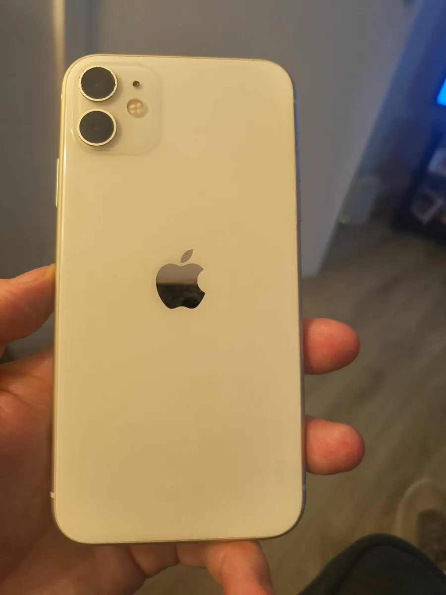 iPhone for part's - Image 4