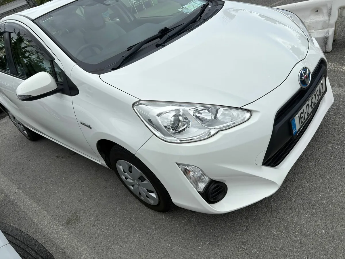 Toyota agua - Image 2