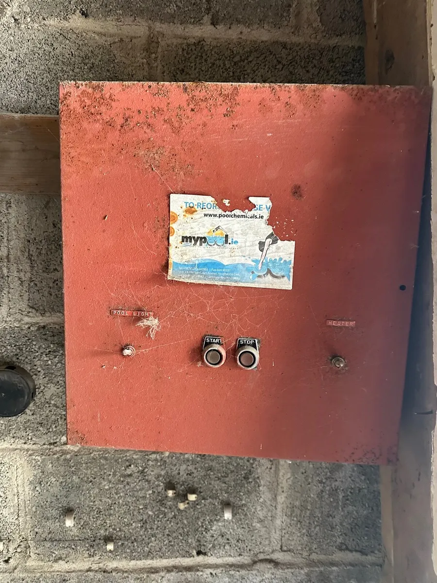 Swimming pool pump and filtration system - Image 2