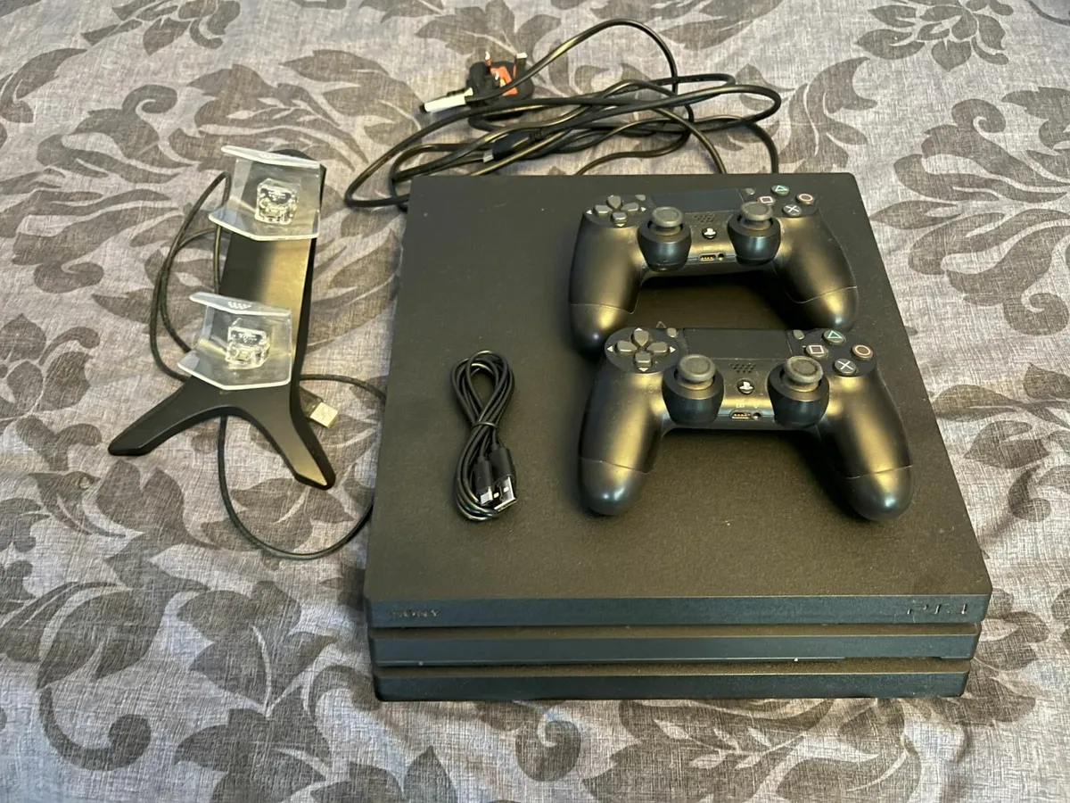 PS4 Pro + PS VR + Pulse 3D Headset Bundle - Image 2