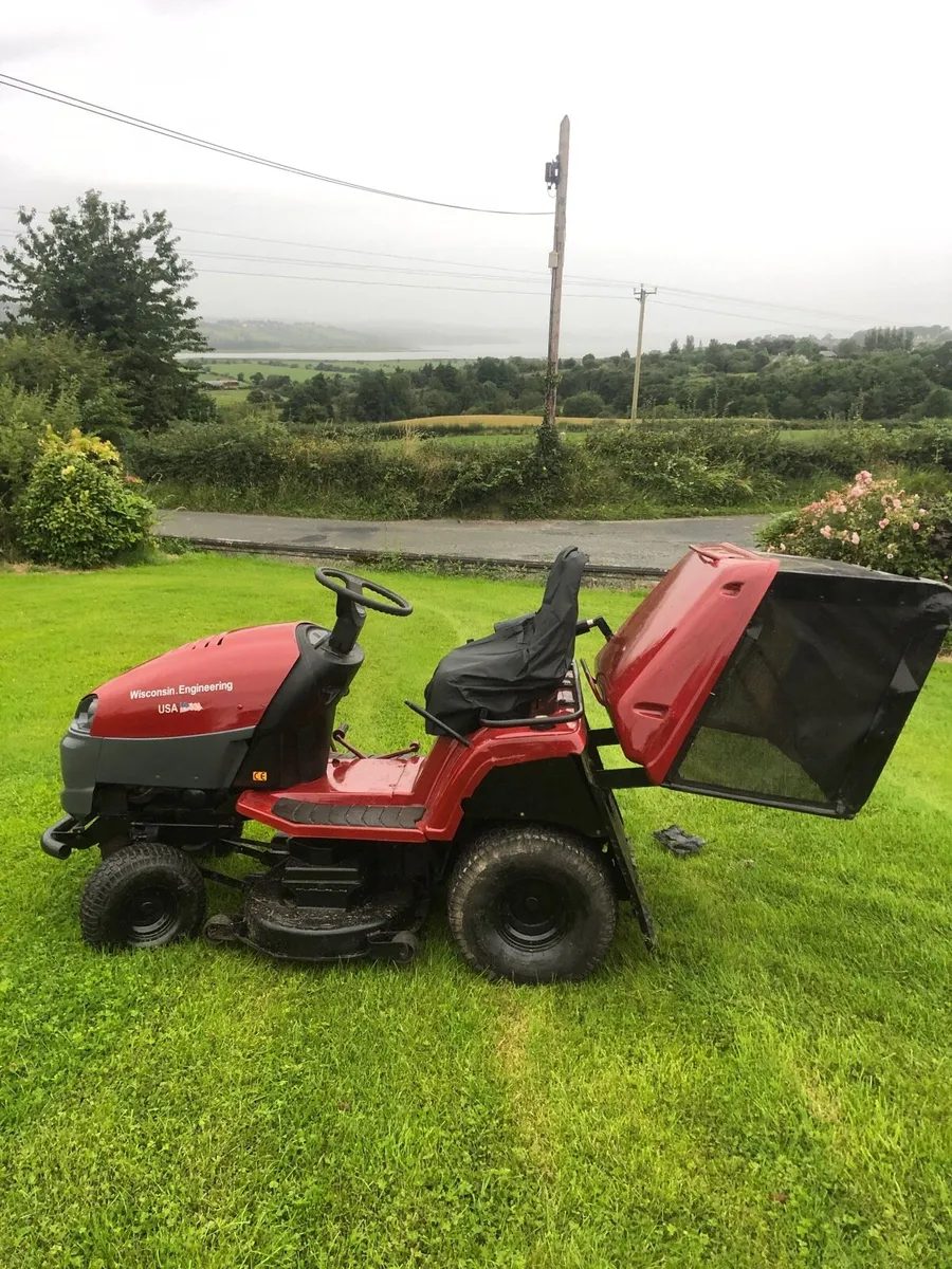 Ride on mower - Image 1