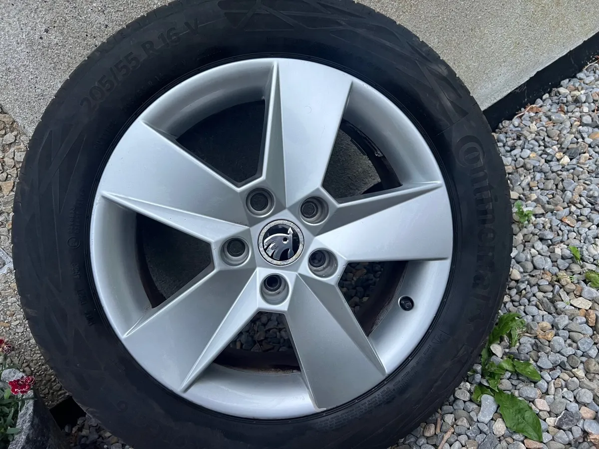 16” Skoda Alloys X4 with 4 good tyres - Image 1